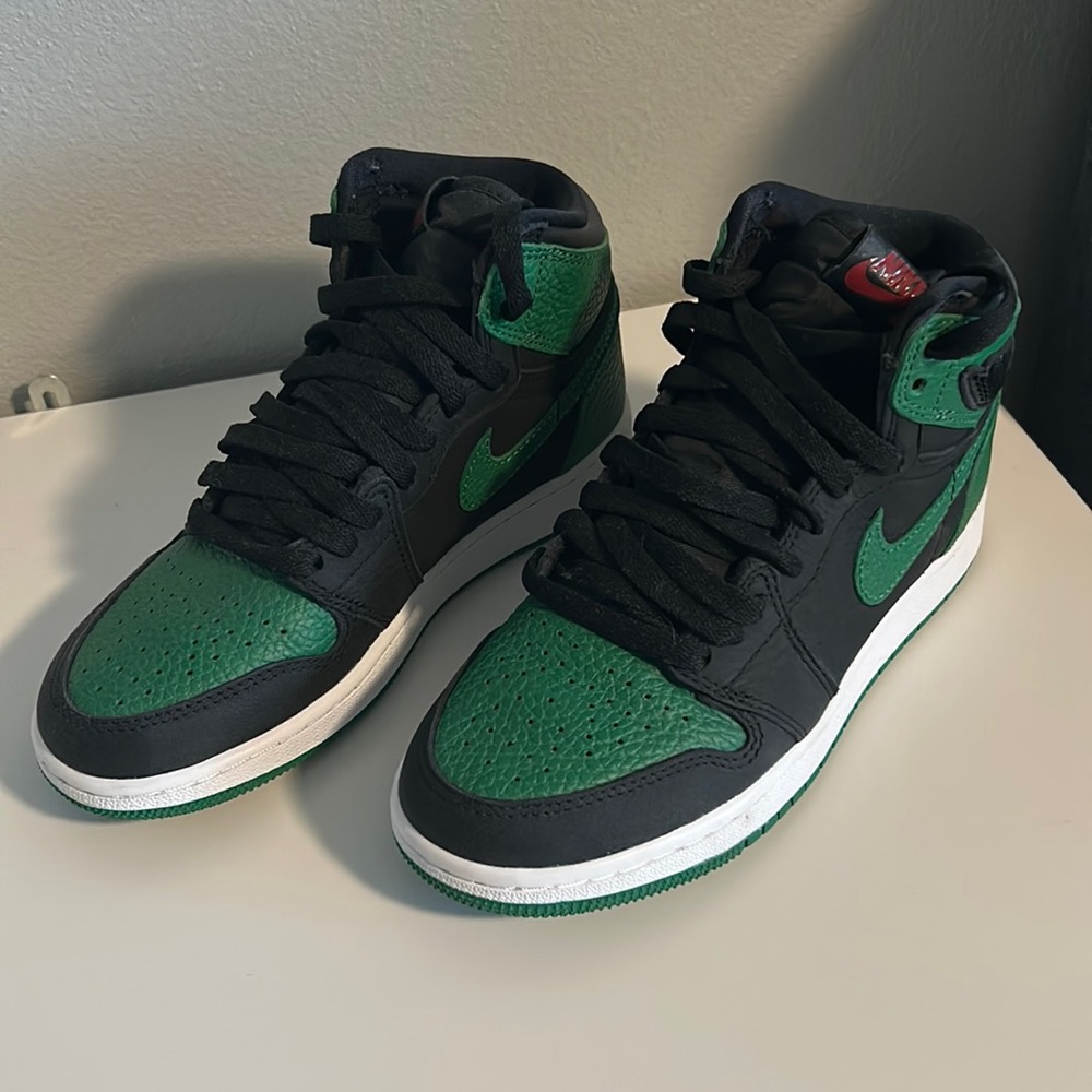 Jordan 1 .